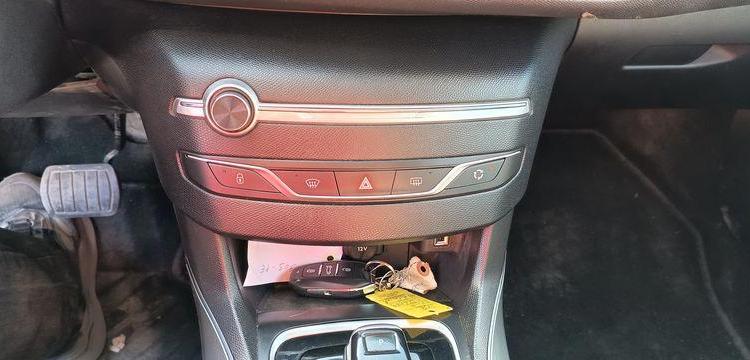PEUGEOT 308 II (T9) PHASE 2 1.5 BLUEHDi 16V EAT8 S&S 130 CV BOITE AUTO – 113817 KMS NOIR FR-905-PE