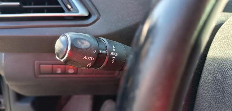 PEUGEOT 308 II (T9) PHASE 2 1.5 BLUEHDi 16V EAT8 S&S 130 CV BOITE AUTO – 113817 KMS NOIR FR-905-PE