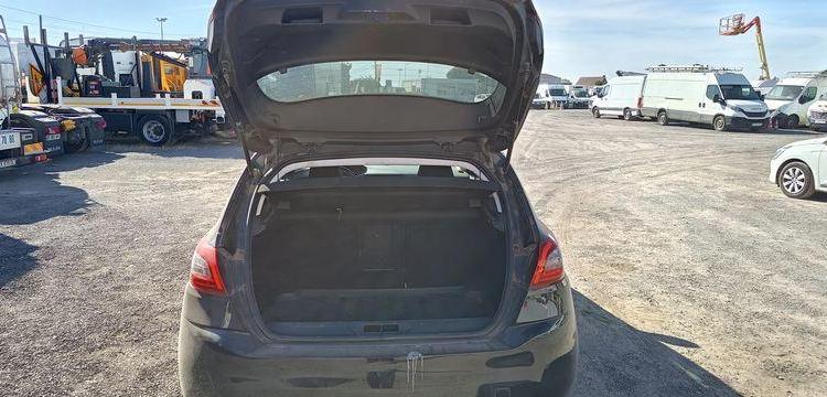PEUGEOT 308 II (T9) PHASE 2 1.5 BLUEHDi 16V EAT8 S&S 130 CV BOITE AUTO – 113817 KMS NOIR FR-905-PE
