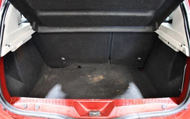 DACIA SANDERO STEPWAY TCE 90 ROUGE FS-094-JM