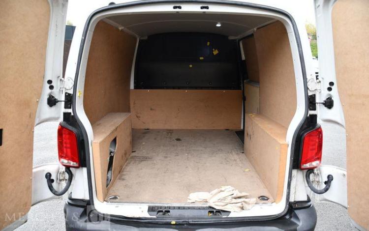 VOLKSWAGEN TRANSPORTER T6.1 2.0 TDI 110 L1H1 BLANC FT-310-BP