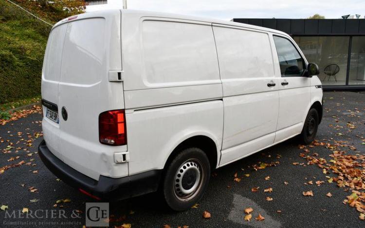 VOLKSWAGEN TRANSPORTER BLANC FT-548-BW