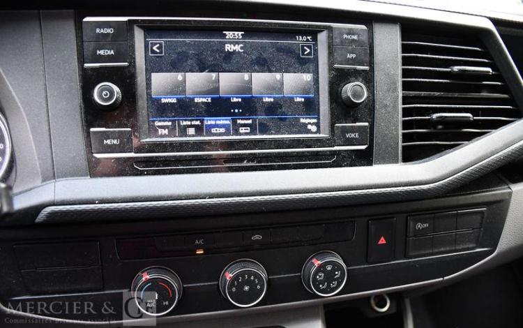 VOLKSWAGEN TRANSPORTER BLANC FT-548-BW