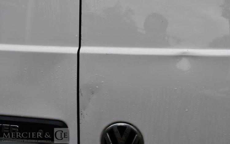 VOLKSWAGEN TRANSPORTER BLANC FT-597-WW