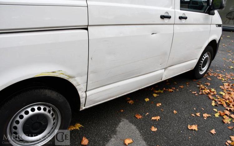 VOLKSWAGEN TRANSPORTER BLANC FT-602-WW