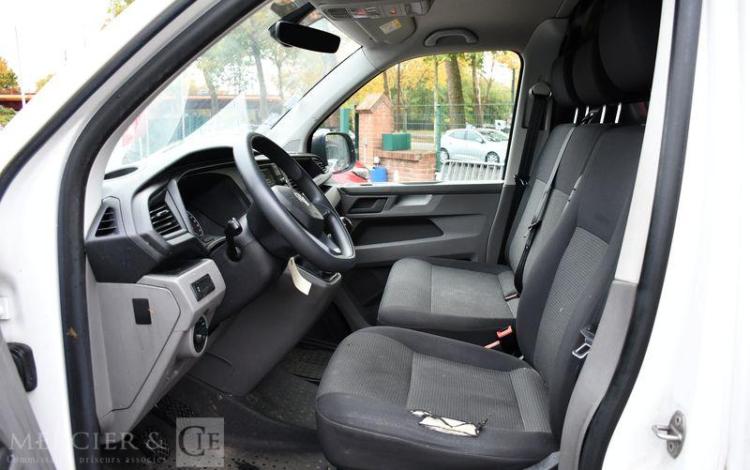 VOLKSWAGEN TRANSPORTER BLANC FT-602-WW