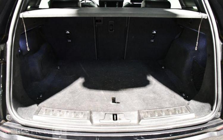 LAND ROVER EVOQUE 2 P300 ER-DSE 4MBA GRIS FV-273-AR
