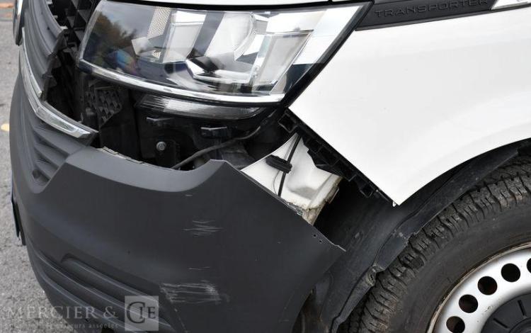 VOLKSWAGEN Transporter BLANC FV-423-DX