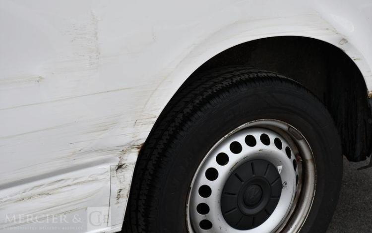 VOLKSWAGEN Transporter BLANC FV-424-DX