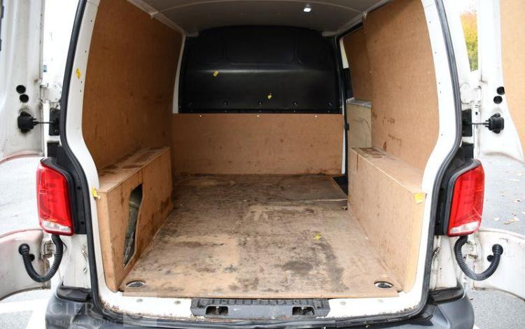 VOLKSWAGEN Transporter BLANC FV-424-DX