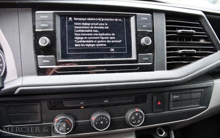 VOLKSWAGEN Transporter BLANC FV-424-DX