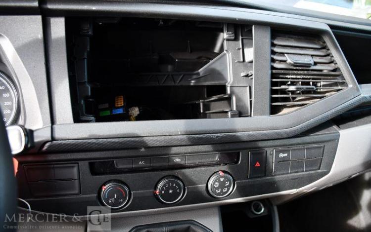 VOLKSWAGEN Transporter BLANC FV-429-DX