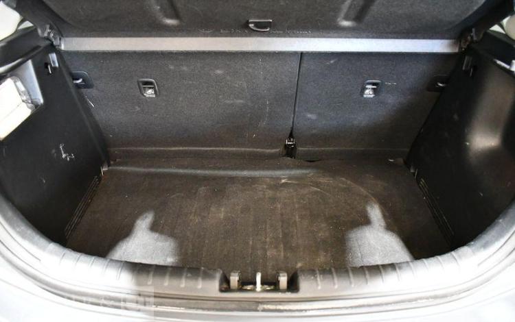 KIA RIO 1,2 ACTIVE GRIS FW-333-YV