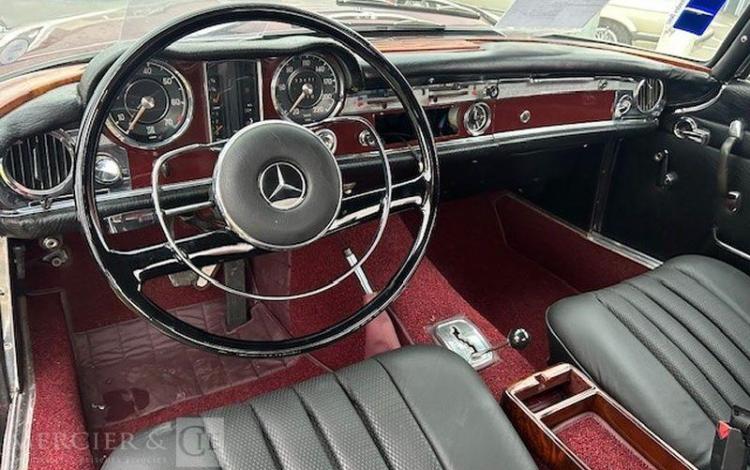 MERCEDES 230 SL « PAGODE » AUTOMATIC BORDEAUX FW-408-NM