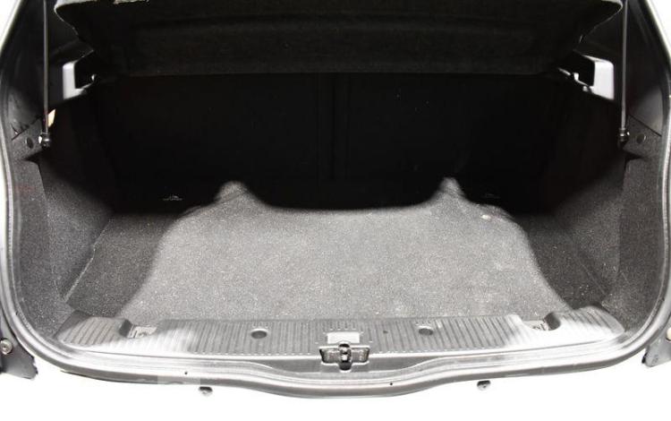 RENAULT TWINGO BLANC FW-526-HK