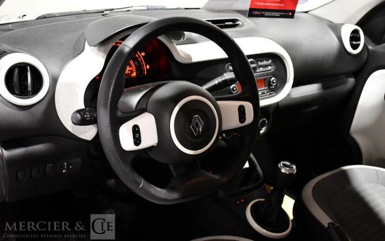 RENAULT TWINGO BLANC FW-526-HK
