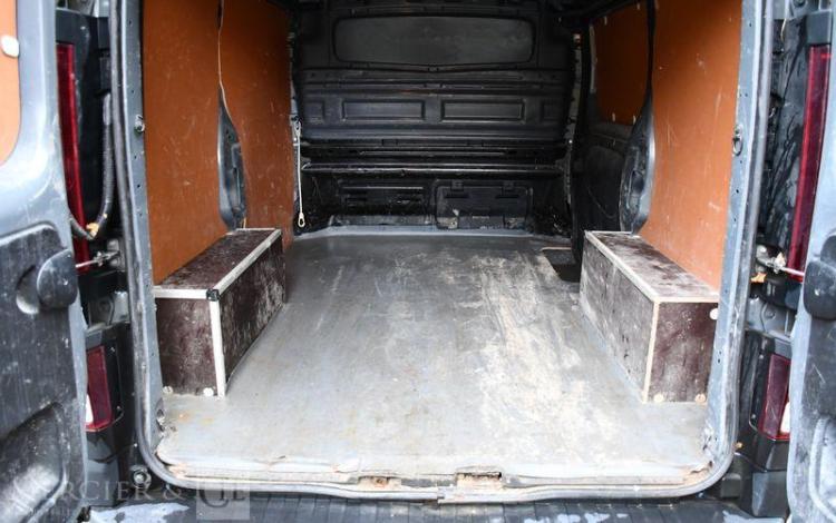 RENAULT TRAFIC GCF L1H1 1200 DCI 120 GRIS FW-937-MB