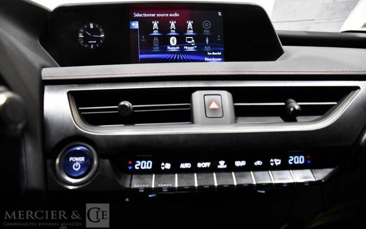 LEXUS UX BLANC FX-114-TB