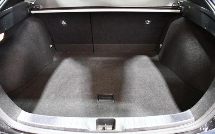 TOYOTA PRIUS NOIR FY-137-JJ