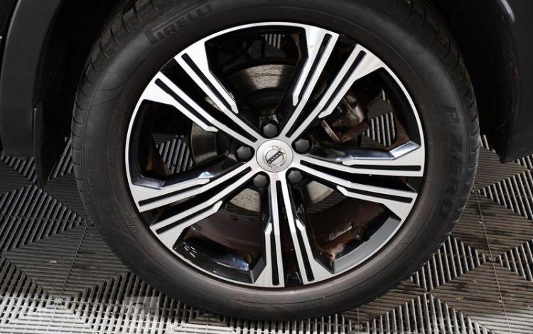 VOLVO XC40 1.5 T4 211H 130 RECHARGE PHEV INSCRIPTION LUXE 2WD DCT BVA NOIR FZ-636-FG