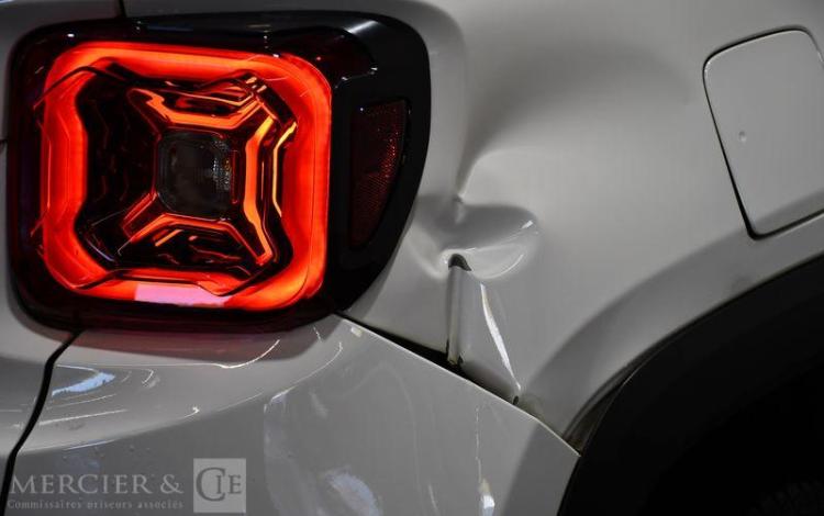 JEEP RENEGATE BLANC GA-752-CZ