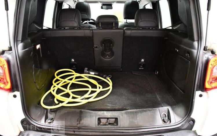 JEEP RENEGADE BLANC GA-766-DC