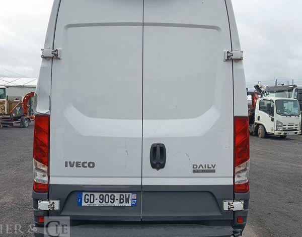 IVECO DAILY VI 35C16 2,3D 16 V – DIESEL – 270276 KMS – ANNEE 2021 BLANC GD-909-BW