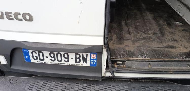 IVECO DAILY VI 35C16 2,3D 16 V – DIESEL – 270276 KMS – ANNEE 2021 BLANC GD-909-BW