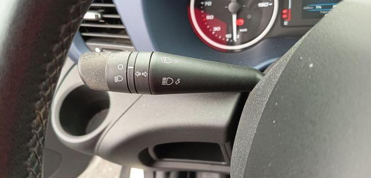 IVECO DAILY VI 35C14 2,3D 16V HI-MATIC – DIESEL – 289500 KMS – ANNEE 2022 BLANC GE-333-ND