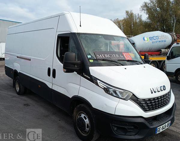 IVECO DAILY VI 35C16 2,3 D 16V HI – MATIC 156 CV – BOITE AUTO – DIESEL – 263107 KMS BLANC GE-649-AB