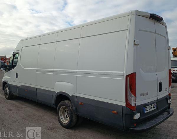 IVECO DAILY VI 35C16 2,3 D 16V HI – MATIC 156 CV – BOITE AUTO – DIESEL – 263107 KMS BLANC GE-649-AB