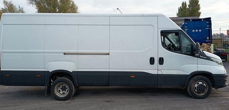 IVECO DAILY VI 35C16 2,3 D 16V HI – MATIC 156 CV – BOITE AUTO – DIESEL – 263107 KMS BLANC GE-649-AB
