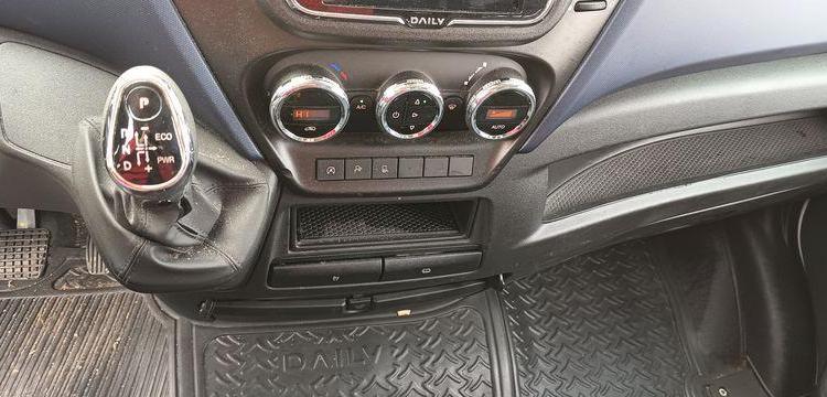 IVECO DAILY VI 35C16 2,3 D 16V HI – MATIC 156 CV – BOITE AUTO – DIESEL – 263107 KMS BLANC GE-649-AB