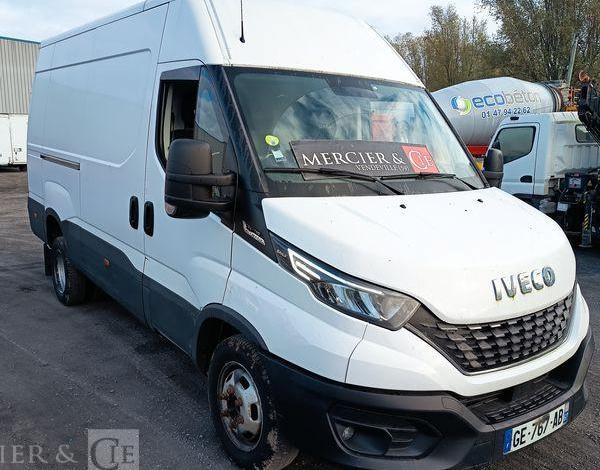IVECO DAILY VI 35C14 2,3 D 16V HI-MATIC 156 CV – BOITE AUTO – DIESEL – 119802 KMS BLANC GE-767-AB