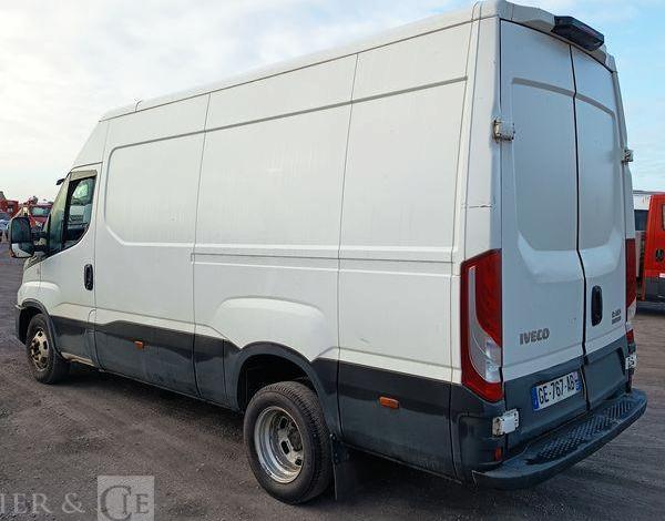 IVECO DAILY VI 35C14 2,3 D 16V HI-MATIC 156 CV – BOITE AUTO – DIESEL – 119802 KMS BLANC GE-767-AB