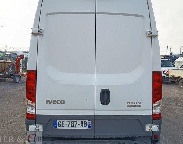IVECO DAILY VI 35C14 2,3 D 16V HI-MATIC 156 CV – BOITE AUTO – DIESEL – 119802 KMS BLANC GE-767-AB