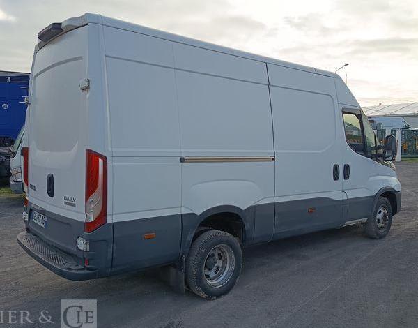 IVECO DAILY VI 35C14 2,3 D 16V HI-MATIC 156 CV – BOITE AUTO – DIESEL – 119802 KMS BLANC GE-767-AB