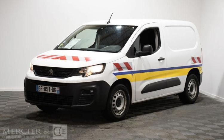 PEUGEOT PARTNER STD 100CH GRIP BLANC GF-051-DK