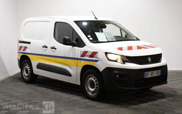 PEUGEOT PARTNER STD 100CH GRIP BLANC GF-051-DK