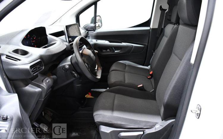 PEUGEOT PARTNER STD 100CH GRIP BLANC GF-051-DK