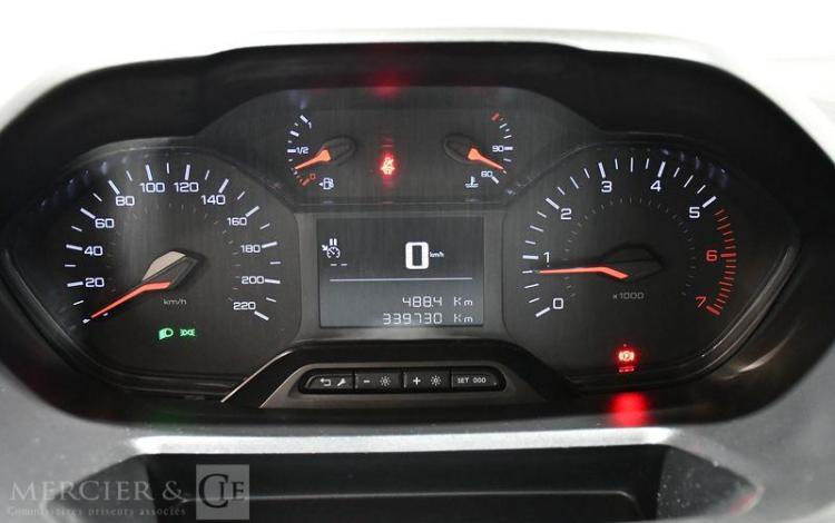 PEUGEOT PARTNER STD 100CH GRIP BLANC GF-051-DK