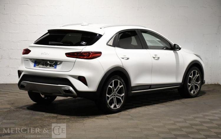 KIA X CEED BLACK & WITHE BLANC GF-419-MM