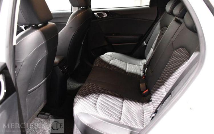 KIA X CEED BLACK & WITHE BLANC GF-419-MM