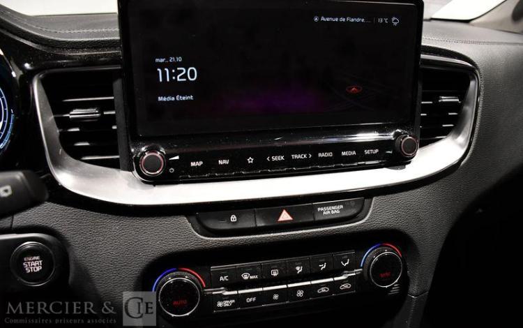 KIA X CEED BLACK & WITHE BLANC GF-419-MM