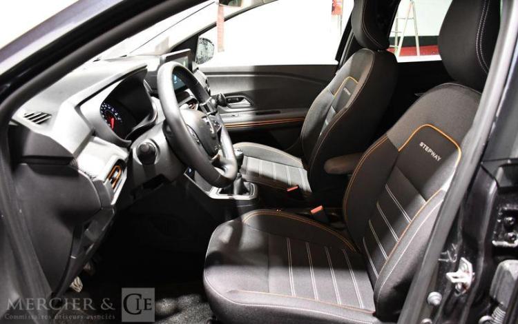 DACIA SANDERO STEPWAY CONFORT GRIS GF-782-RW