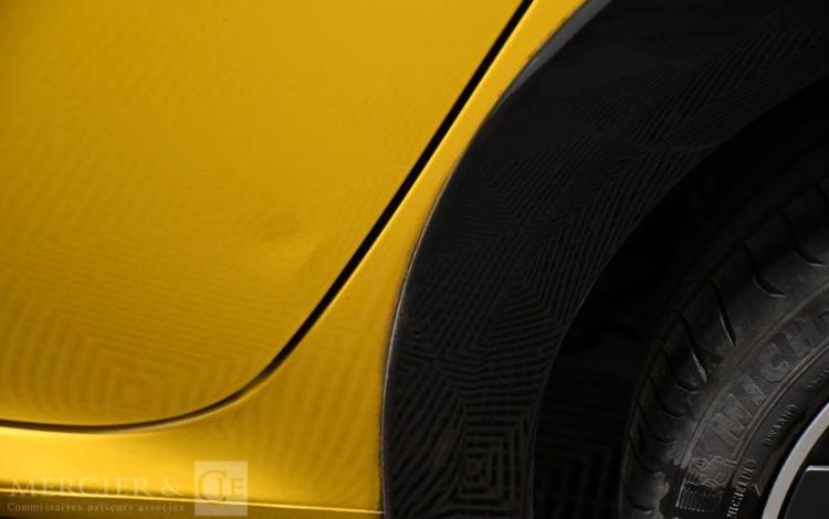 PEUGEOT 208 GT PURE TECH 100 S&S JAUNE GG-056-MP