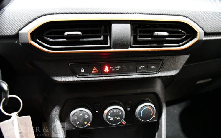 DACIA SANDERO STEPWAY ESSENTIEL ECO-G 100 BLANC GG-090-KE