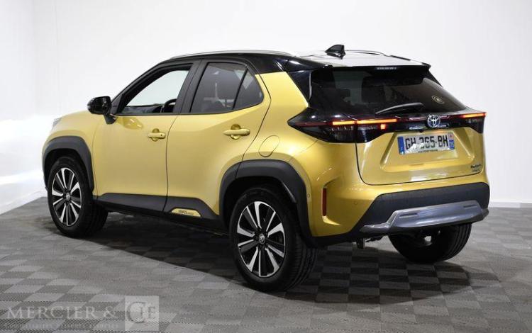 TOYOTA YARIS CROSS 1.5 114H 90 HYBRID 0.8KWH PREMIERE AWD-I 4X4 BVA JAUNE GH-365-BH