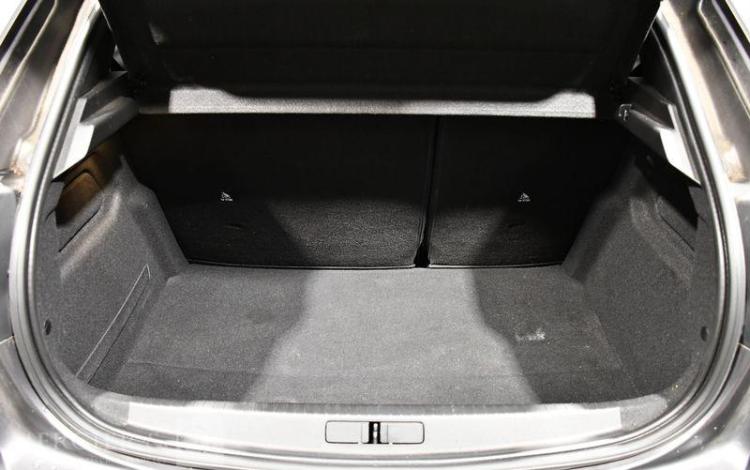 PEUGEOT 208 GT PURE TECH 130 S&S EAT8 GRIS GH-584-NZ