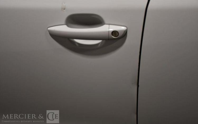 PEUGEOT 2008 1,5 BLUEHDI 110 S&S BLANC GH-639-ZM